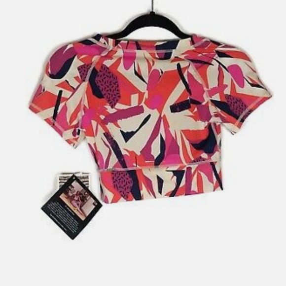 J Dow Fitness Black History Month Pink Geometric Active Crop Top Size XS NWT - Picture 3 of 5